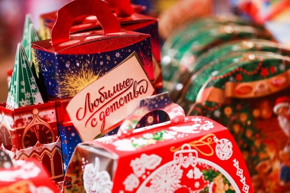 Как выбрать хорошие сладкие подарки на Новый Год ребенка