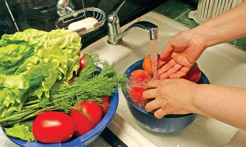 Чем мыть овощи и фрукты